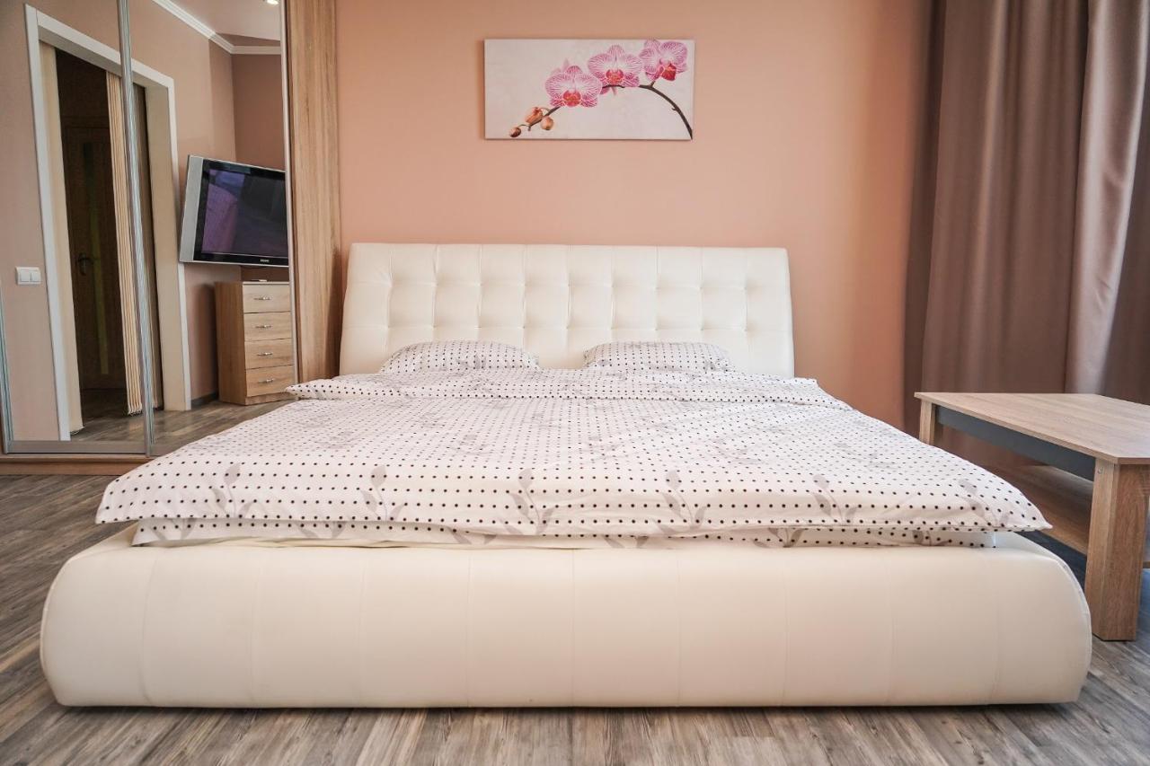 Cozy Apartment In A New Building Close To The Downtown Kyiv Exterior photo