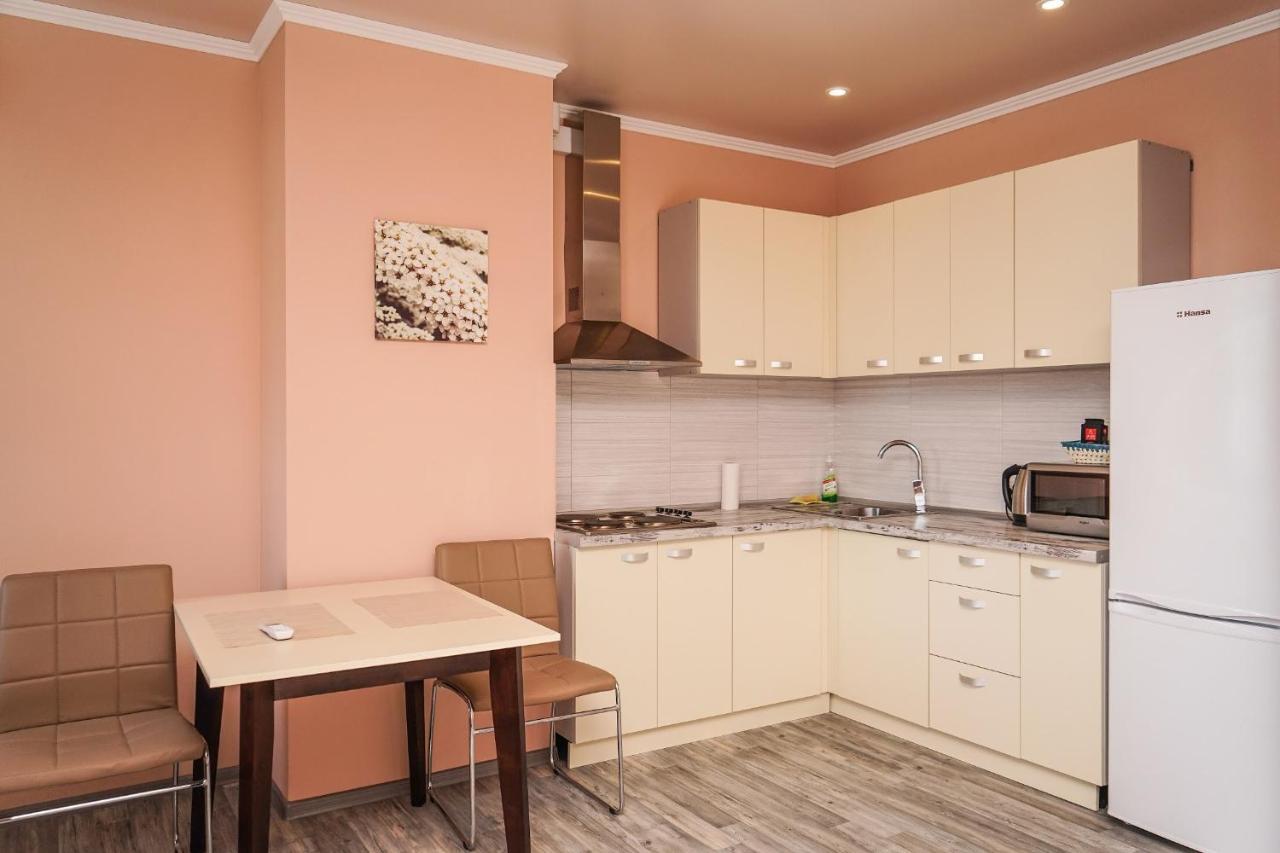 Cozy Apartment In A New Building Close To The Downtown Kyiv Exterior photo